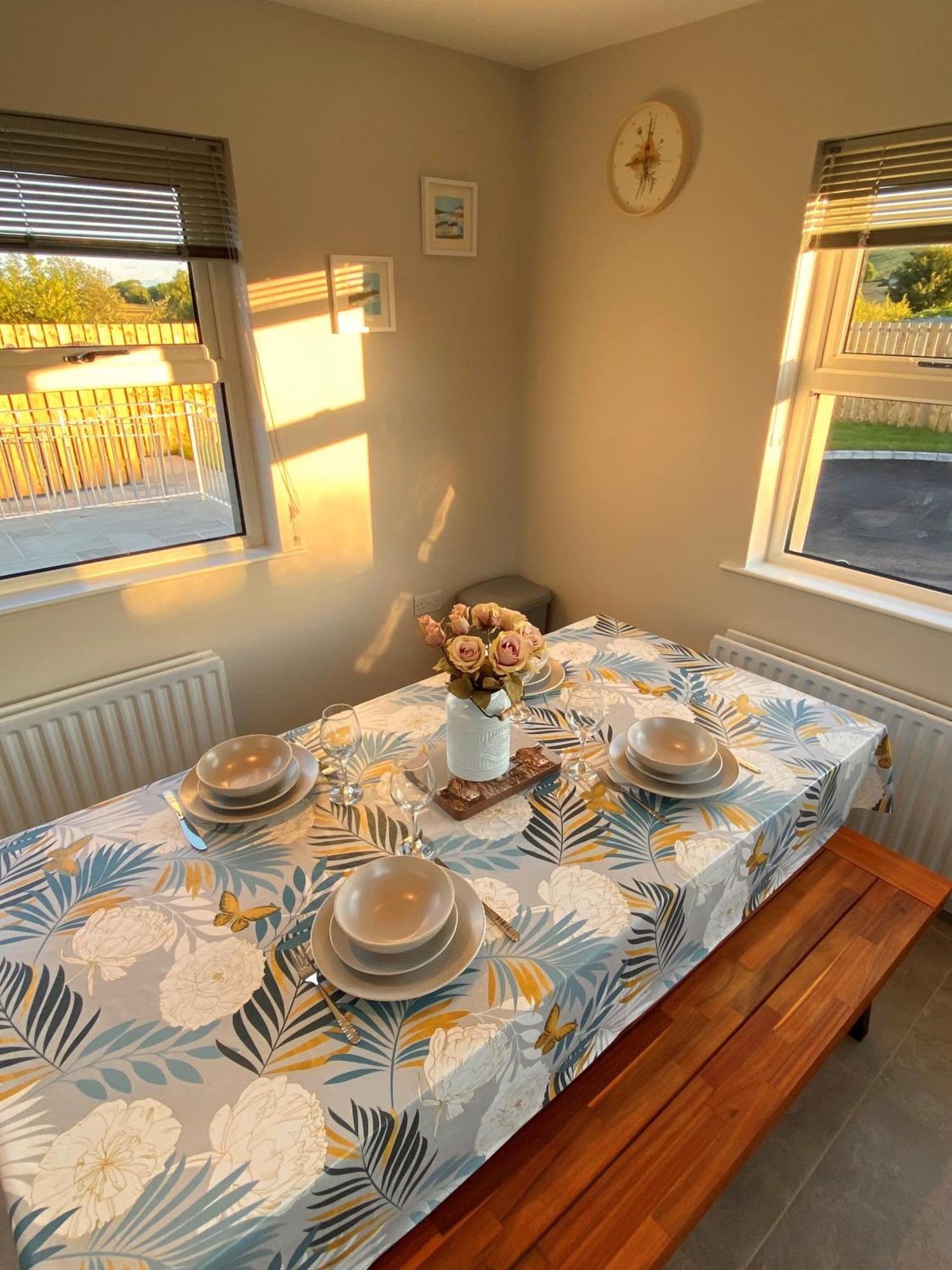 The Gate Lodge At Dunnanew - 4 Star- Sleeps 5 Seaforde Exterior foto
